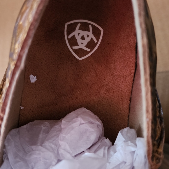 ARIAT COPPER BLANKET EMBOSS NEW‎ IN BOX With Wrapping Two Sz 10 Sz 8.5 - Picture 11 of 15